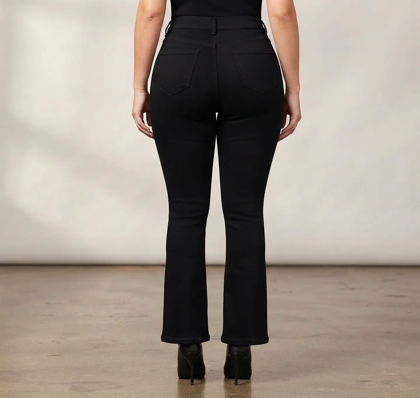 Jeans Flare Acampanado Linea Frontal Negro Solido con Push-Up 2