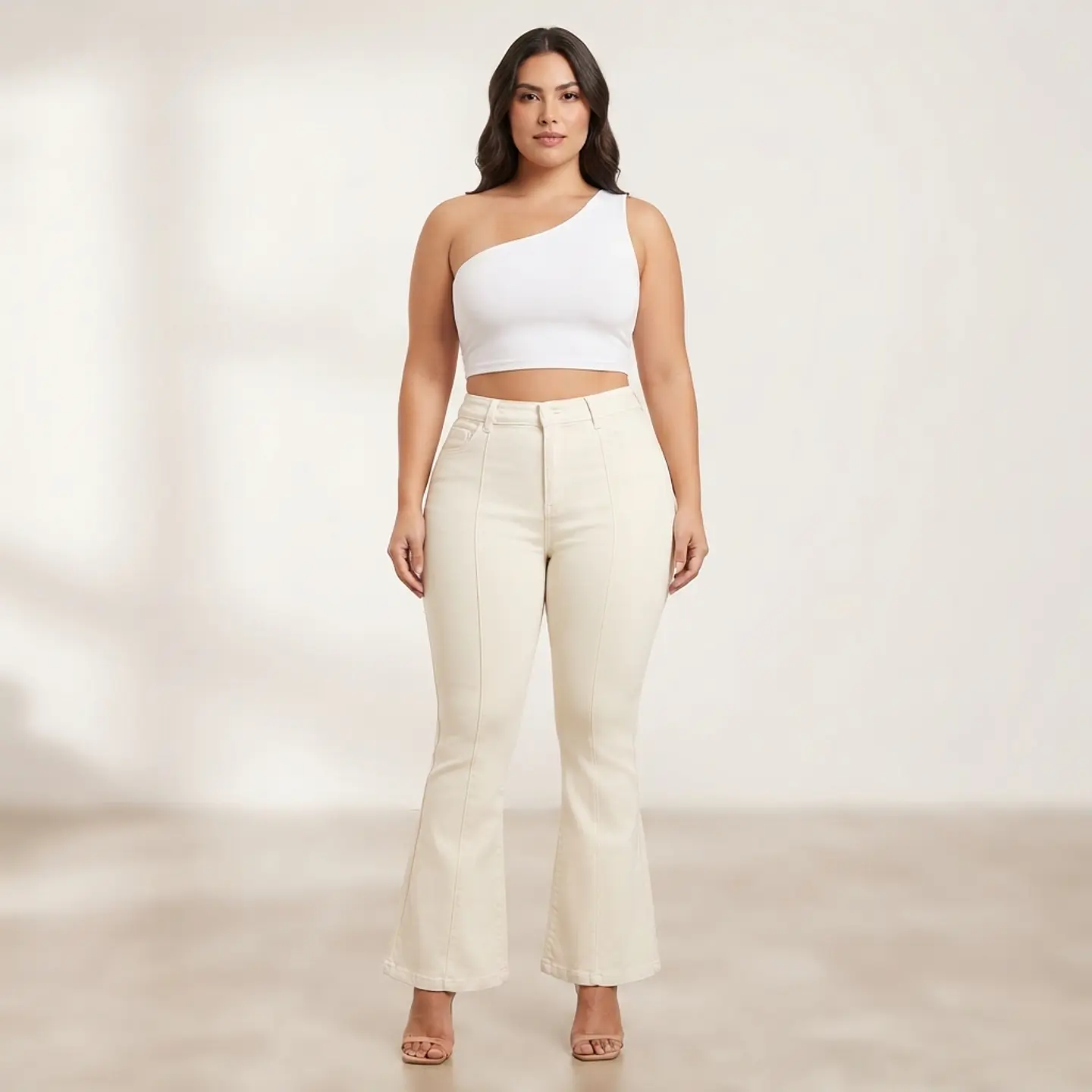 Flare Tiro Alto Blanco Crema Elasticado con Push-Up Linea Frontal 1