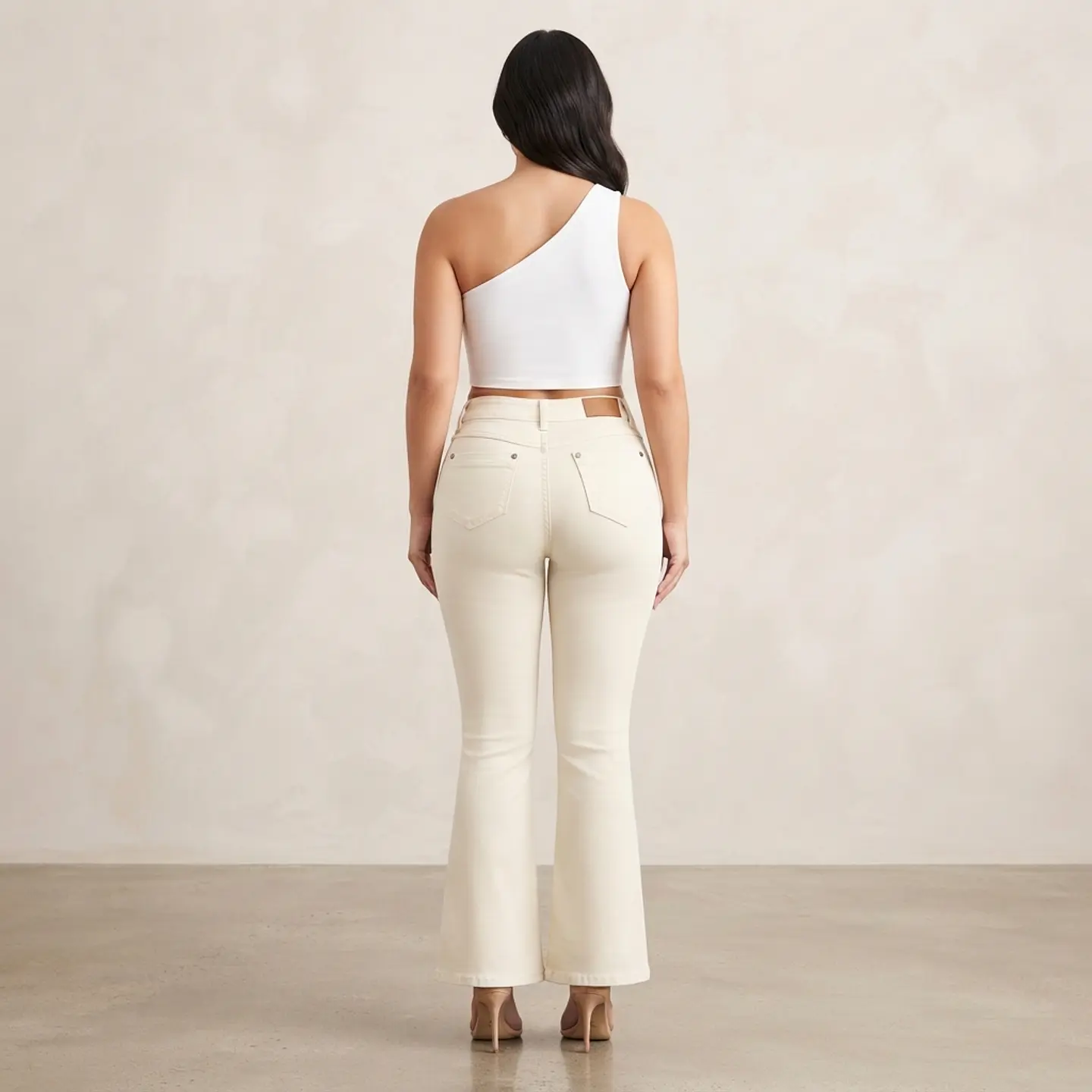 Flare Tiro Alto Blanco Crema Elasticado con Push-Up Linea Frontal 2