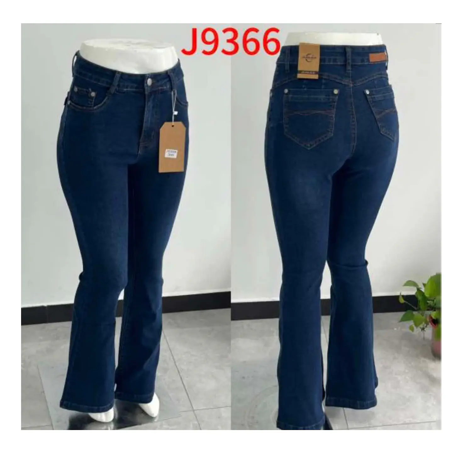 9366 | Flare Mezclilla Elasticado Azul Oscuro Tiro Alto con Push-Up 3