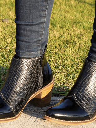 Botín Taco Negro Charol Textura