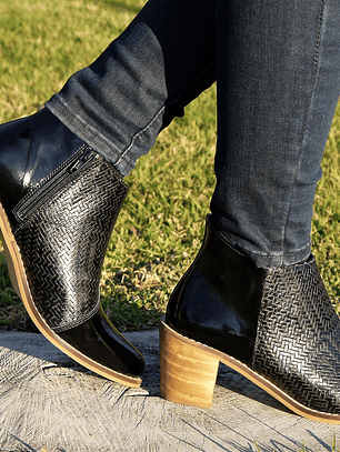 Botín Taco Negro Charol Textura