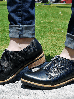 Cierre Frontal Negro Cascabel 