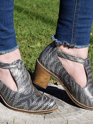 Zapato Correa Plateado Cebra