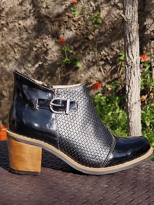 Botín Taco Hebilla Negro