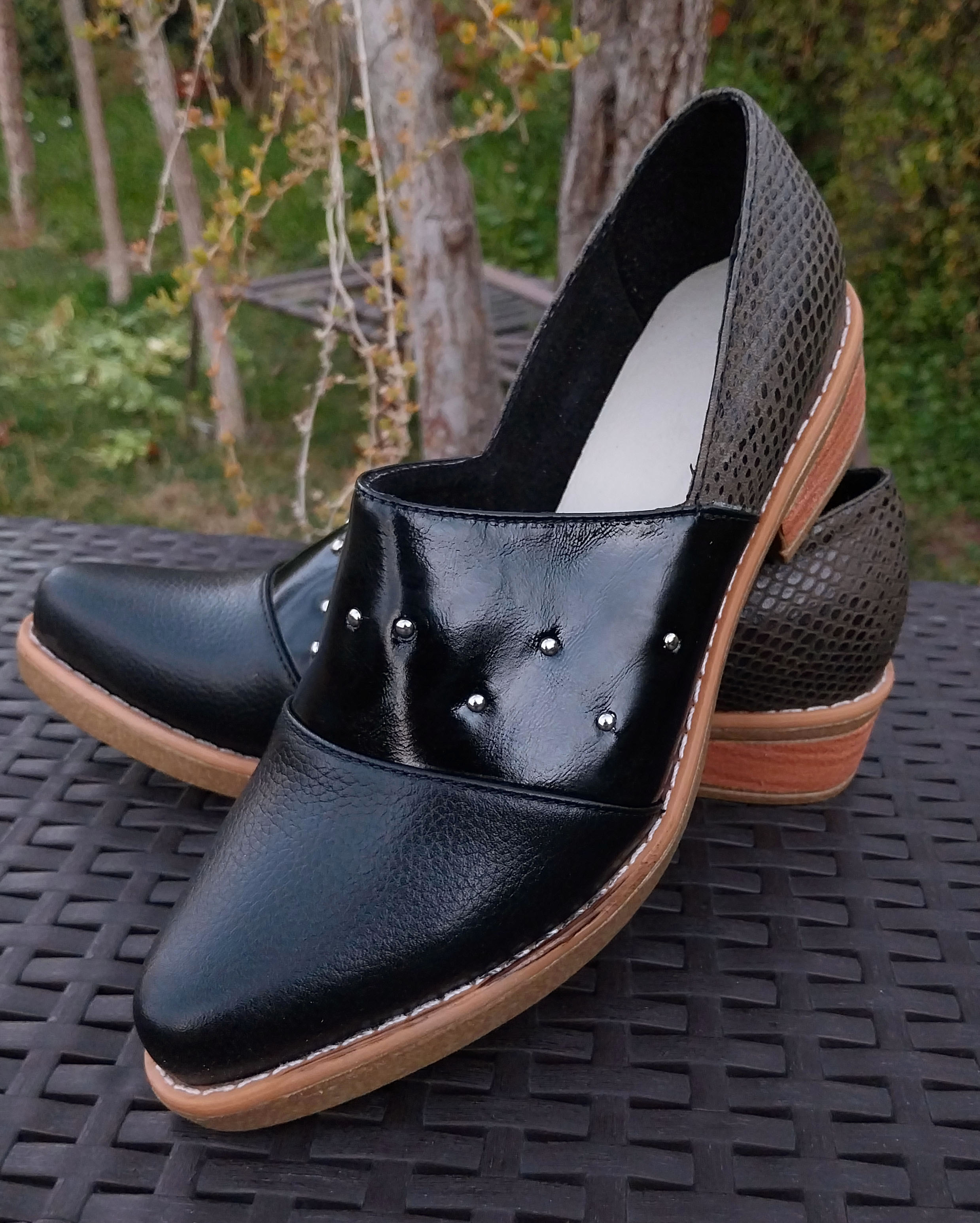 Zapato Tachas Estampado