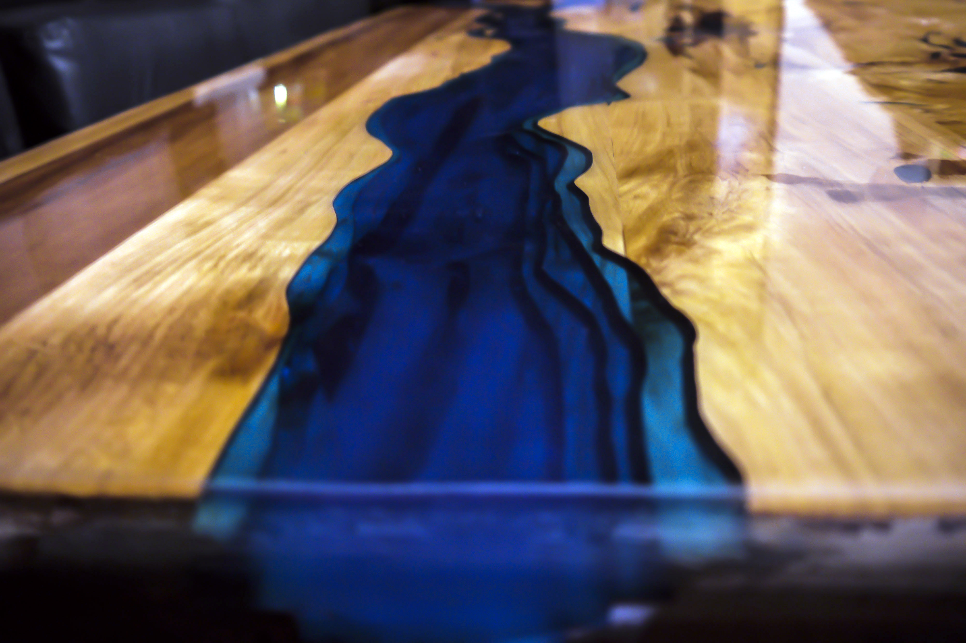 Mesa de Centro Rústica , con Río Epóxico.