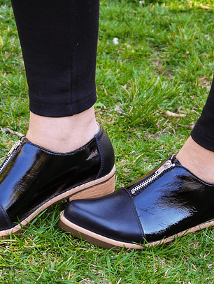 Cierre Frontal Charol Negro