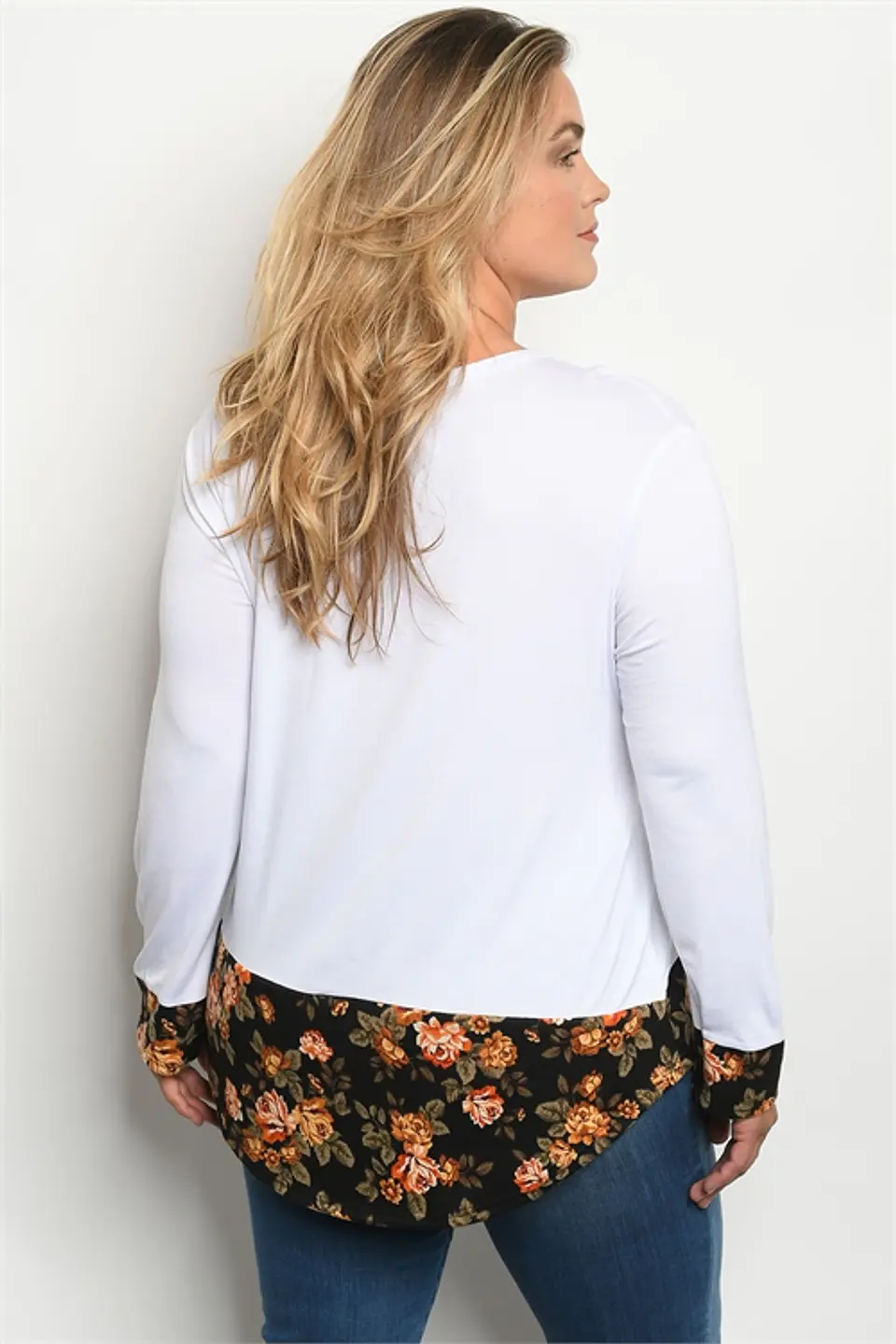 Polera delgada manga larga y tela floreada PL057 3