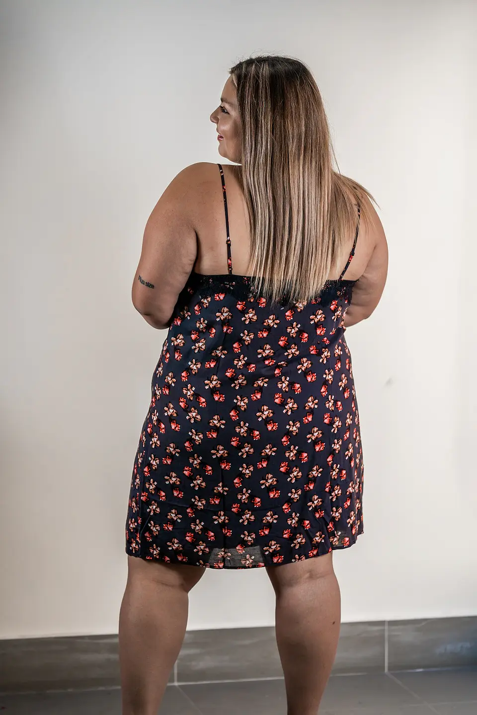 Vestido PV195 corto con tirantes 6