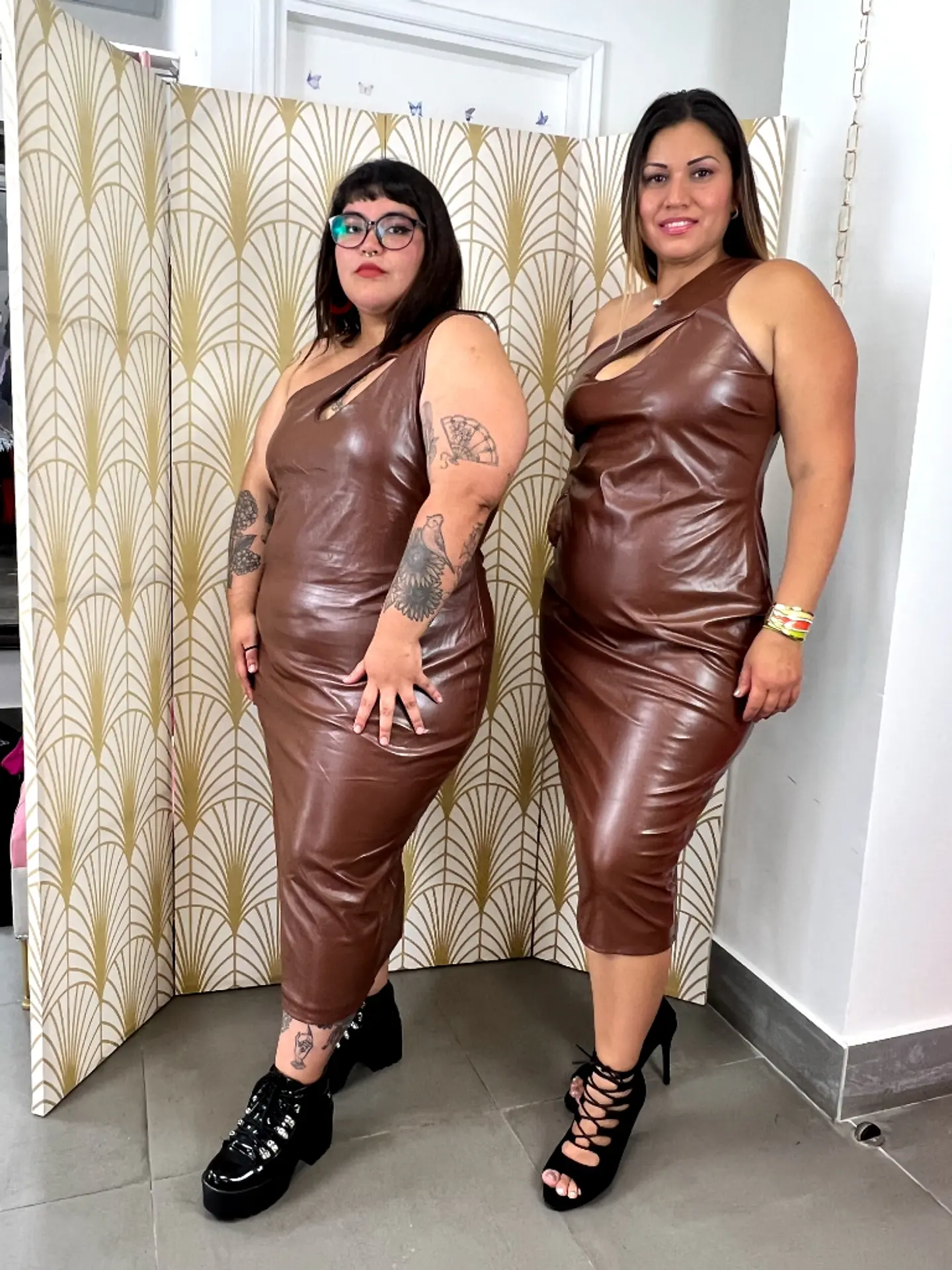 Vestido PV193 ecocuero ajustado elasticado  7