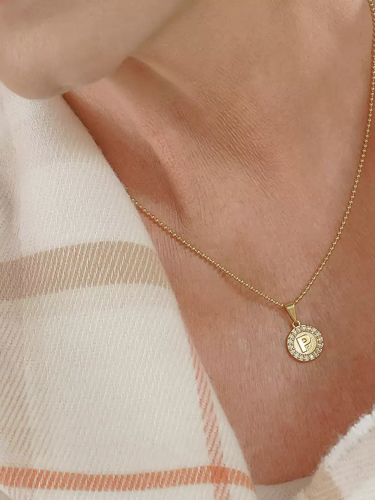 Dije Letra P Circular  3