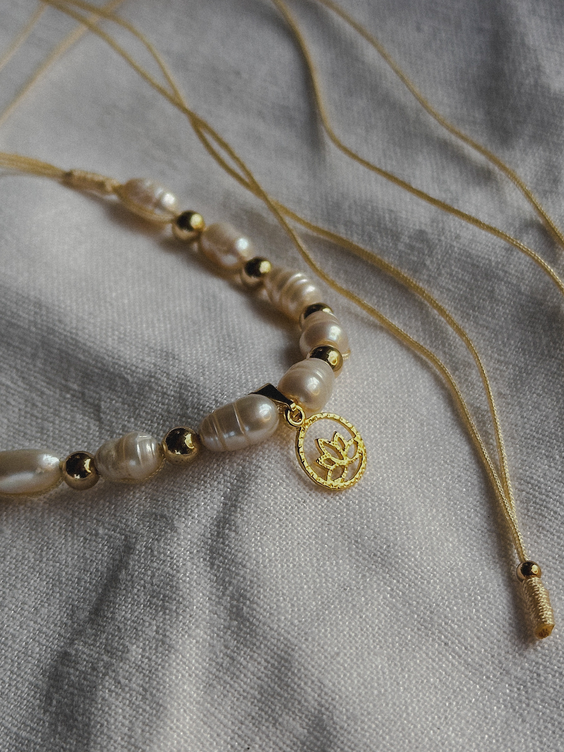 Dije Flor de Loto  2