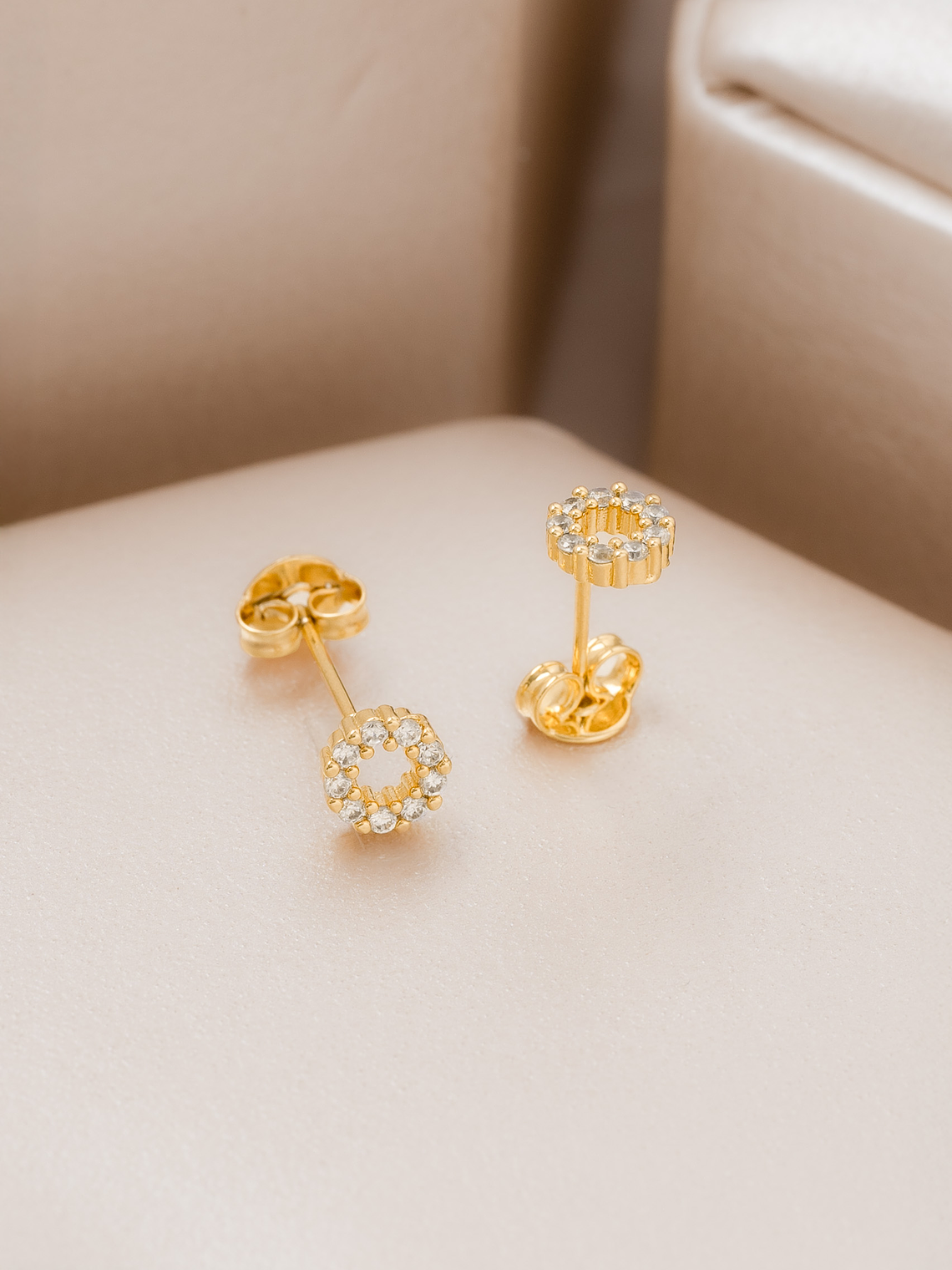 Areta Crystal Circle 3