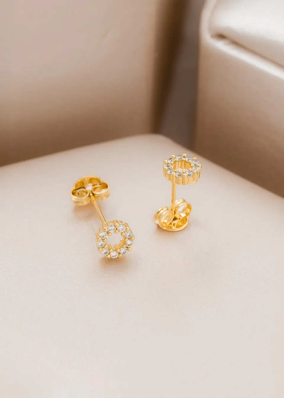 Areta Crystal Circle 3
