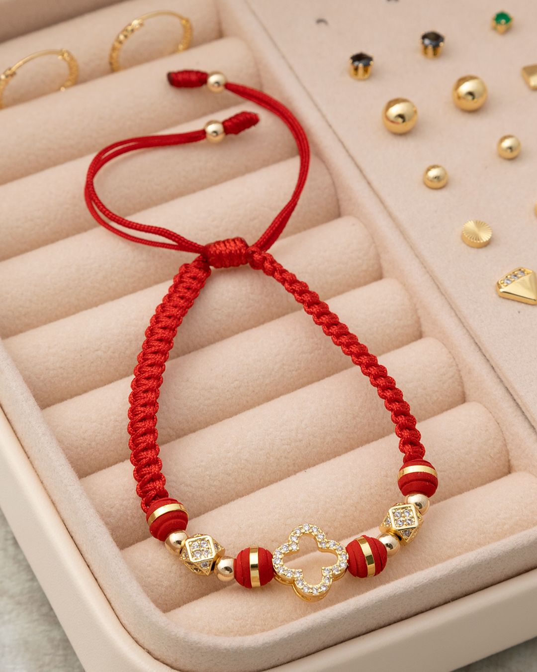 Aquí te contamos como iniciar tu propio negocio y emprender con D´Arce Joyería