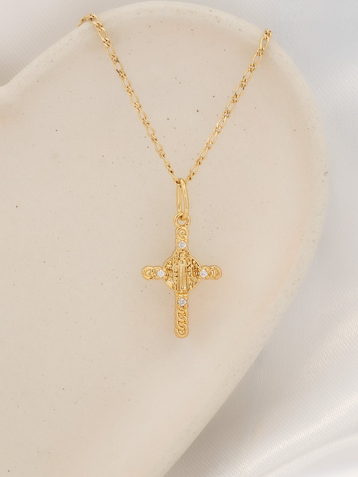 Dije Cruz San Benito  2