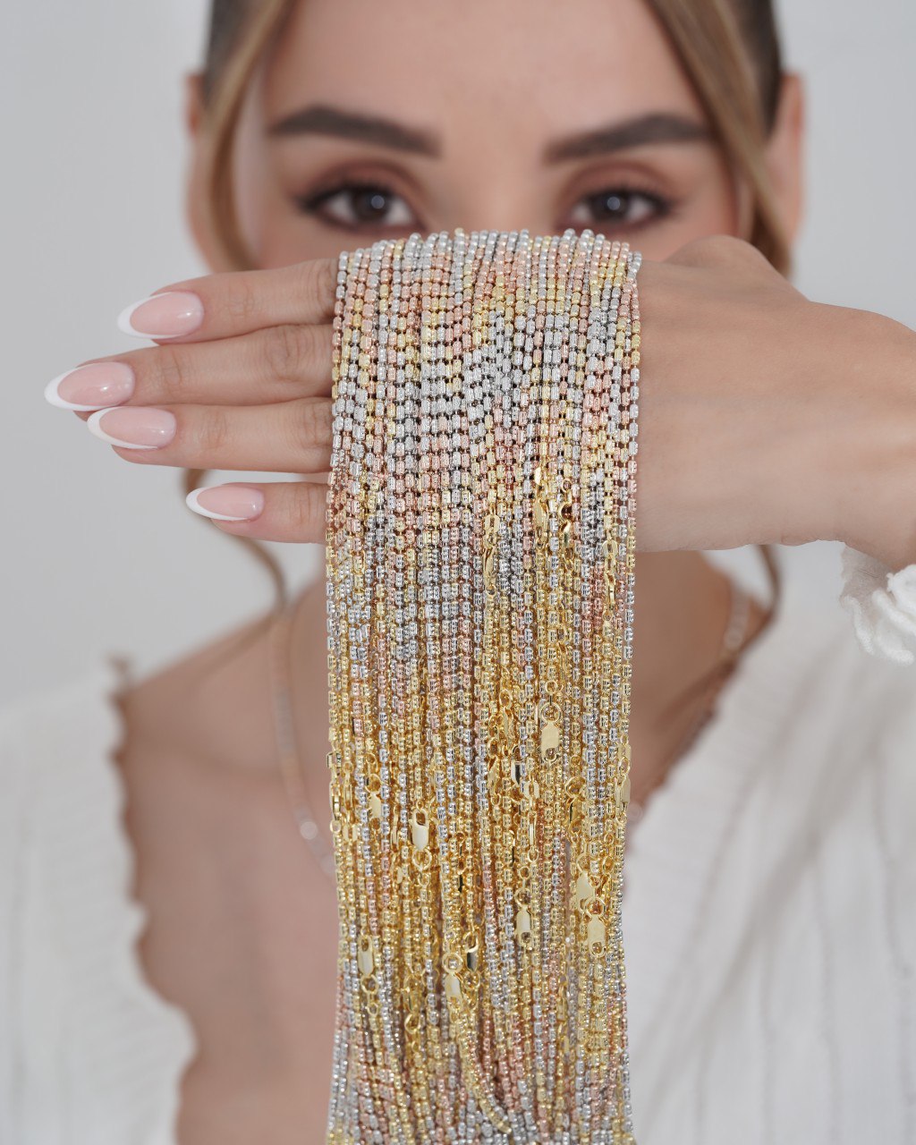 Cómo empezar tu negocio de joyería con poca inversión y generar ingresos desde el primer mes.