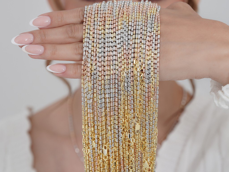 Cómo empezar tu negocio de joyería con poca inversión y generar ingresos desde el primer mes.