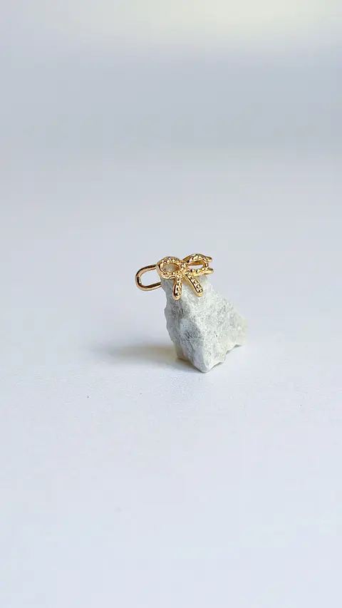 Ear cuff  Corbatin