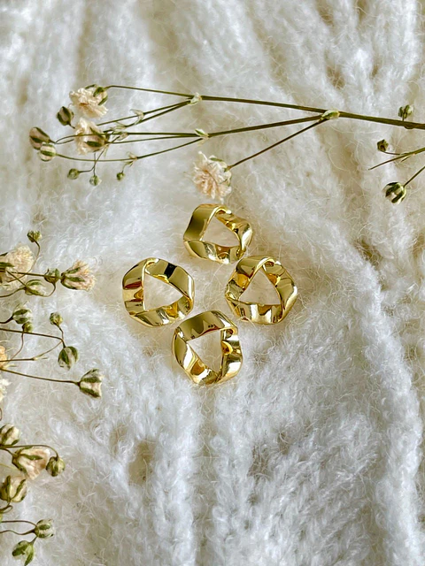 Arete Golden Twist 8 mm |Joyeria fina 