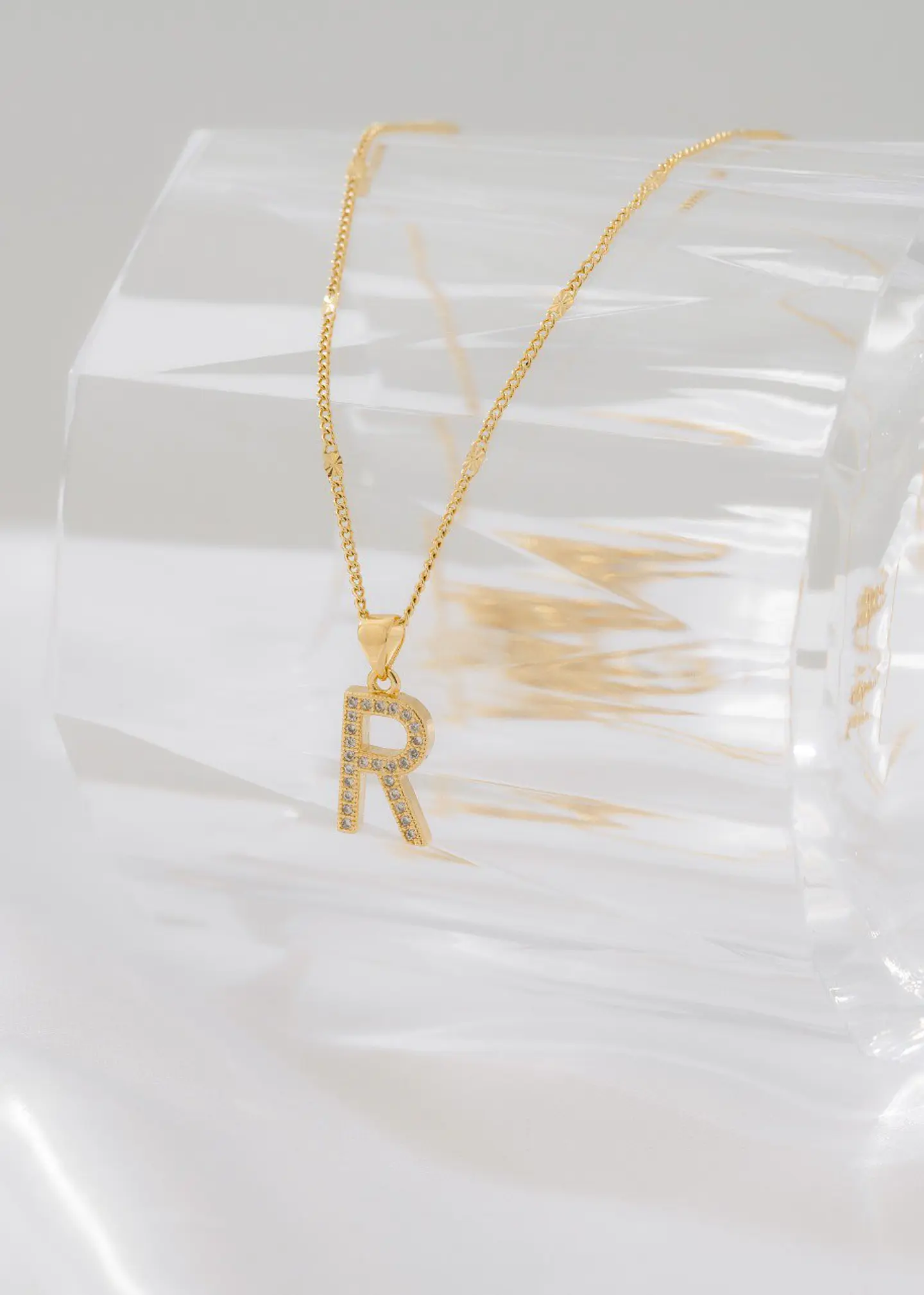 Dije Letras Circonia R 3