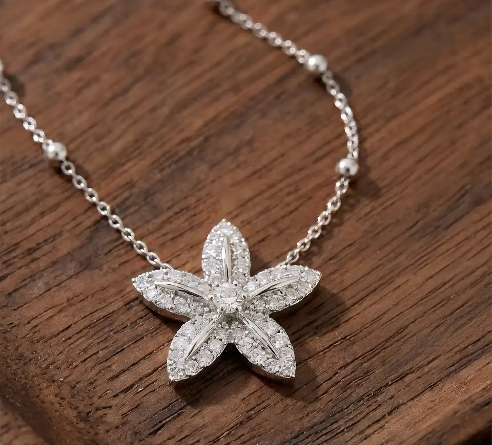 Colar Flor Cravada Zircônias 6