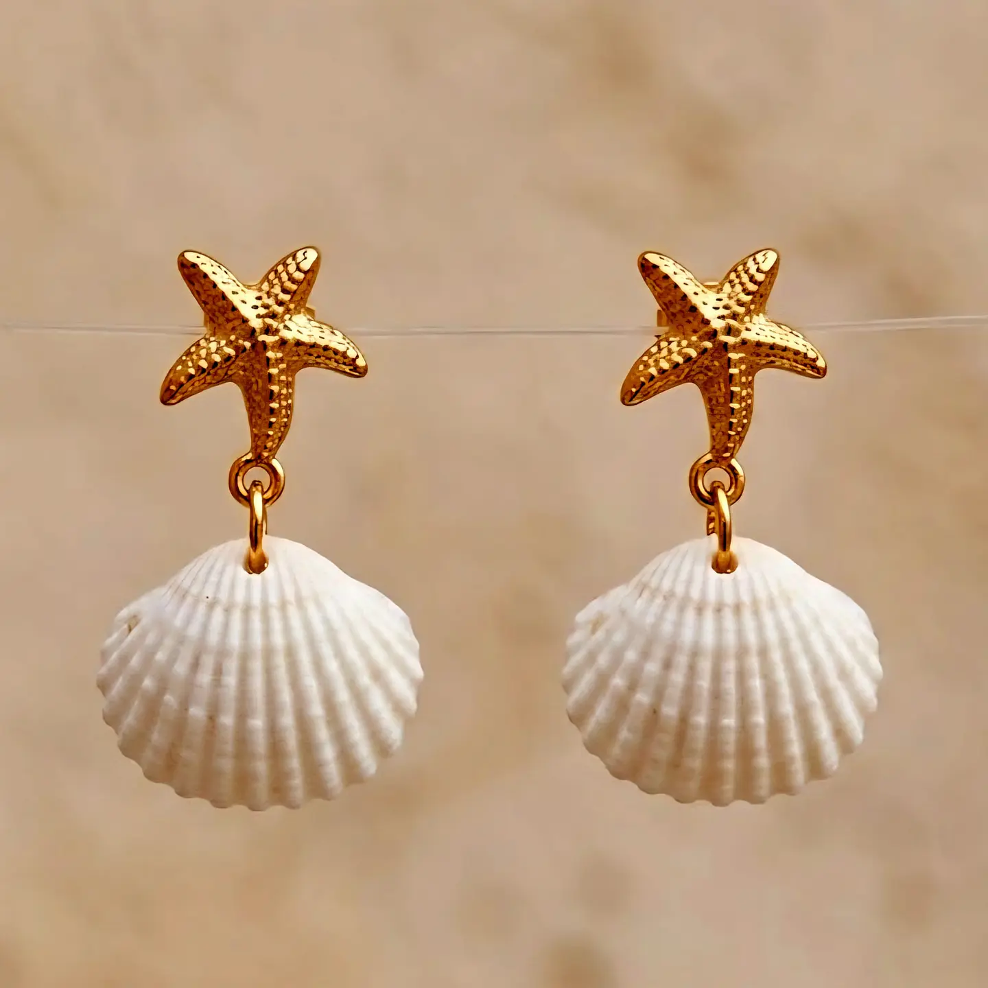 Brincos Pendentes Estrela do Mar com Concha Branca Redonda 2