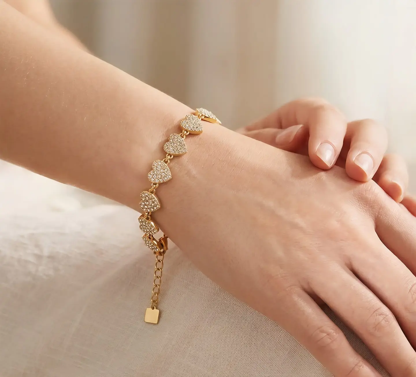 Pulseira de Corações com Zircónias Cravadas 1