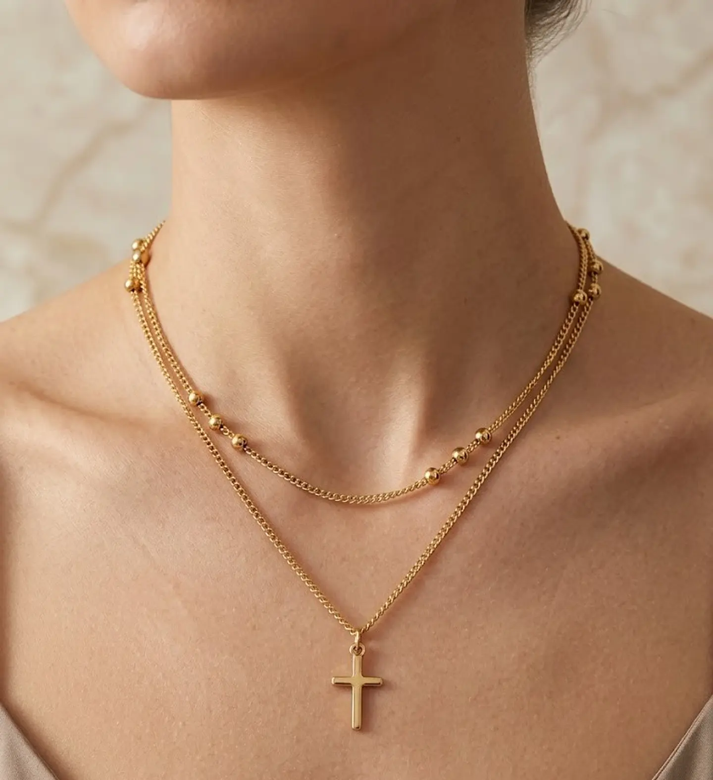 Colar Duplo Dourado com Cruz e Esferas 1