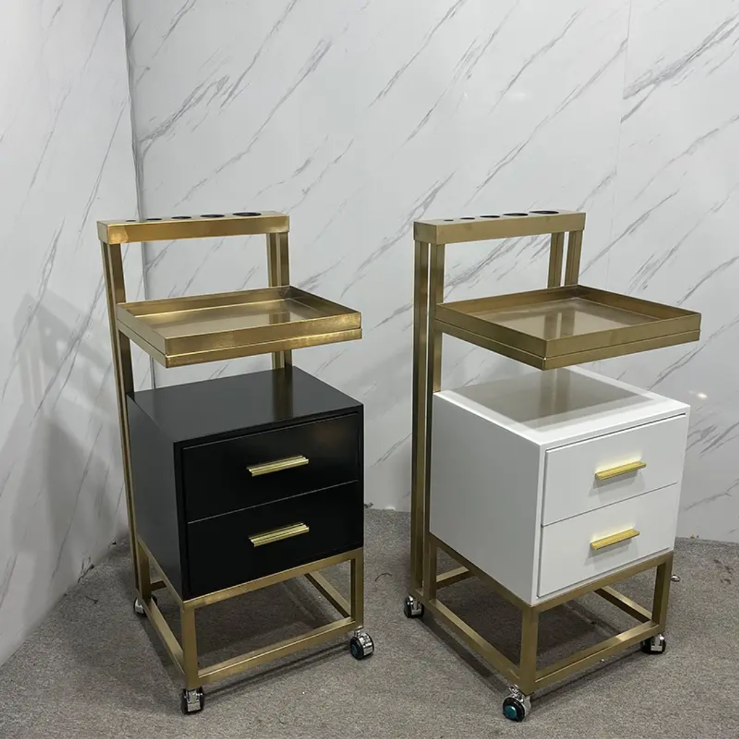 Ayudante de Peluquería Gold and Black 4