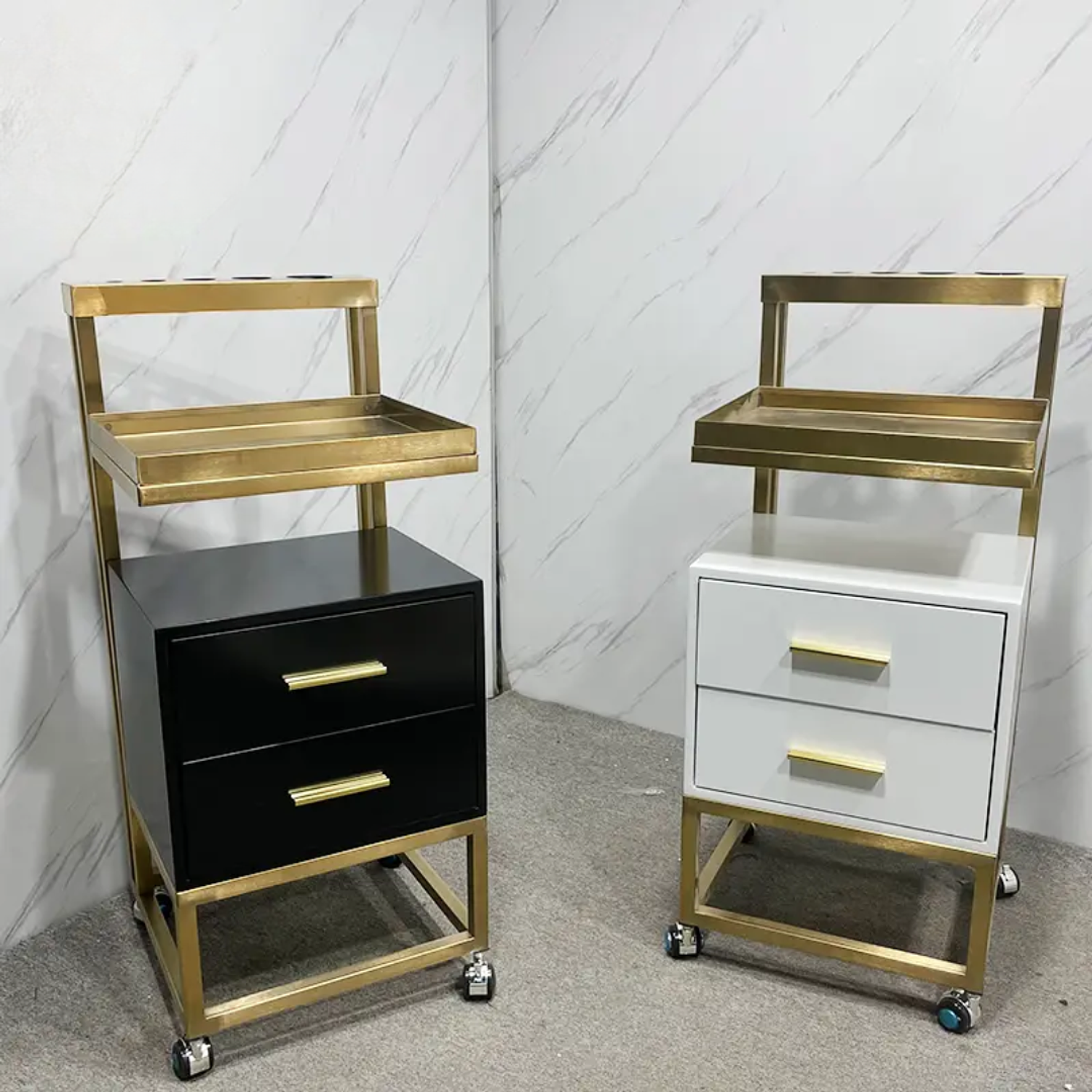 Ayudante de Peluquería Gold and Black 5