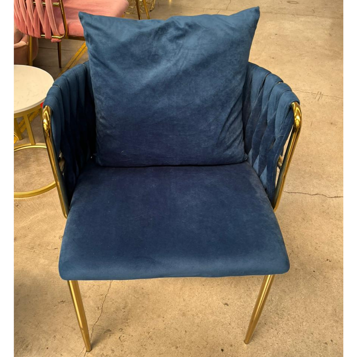 Silla Velvet Patas Doradas  11