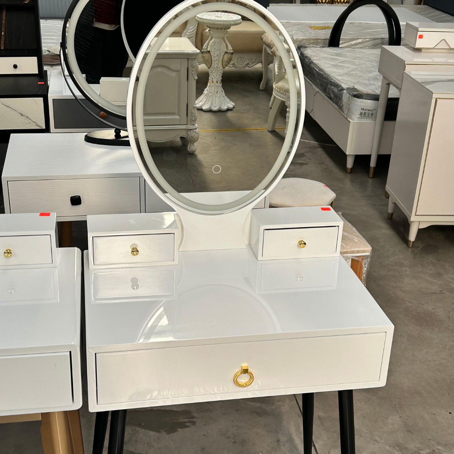 Tocador con Espejo Led Ovalado Base Metálica Cajón y Asiento 5