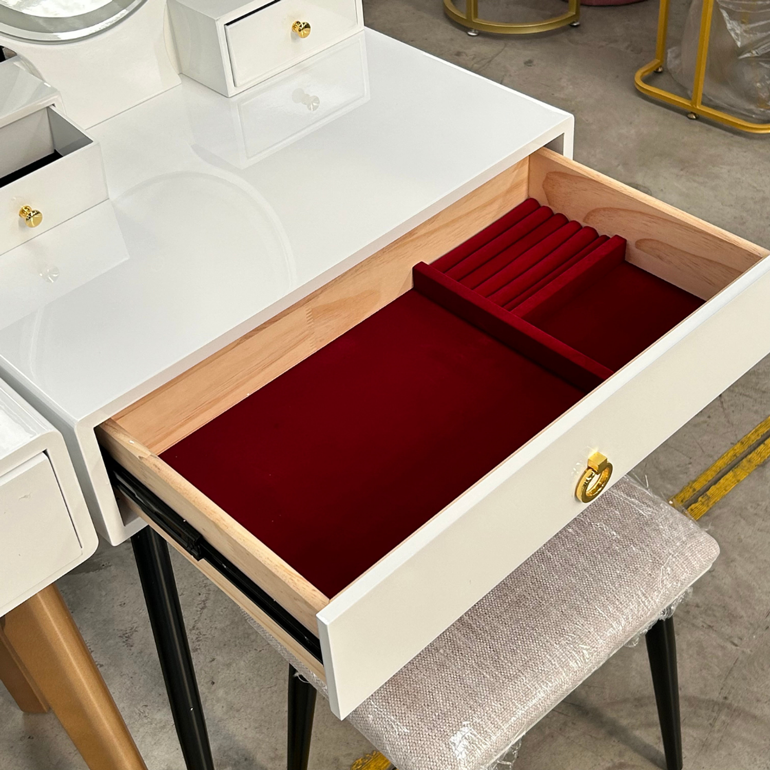 Tocador con Espejo Led Ovalado Base Metálica Cajón y Asiento 8