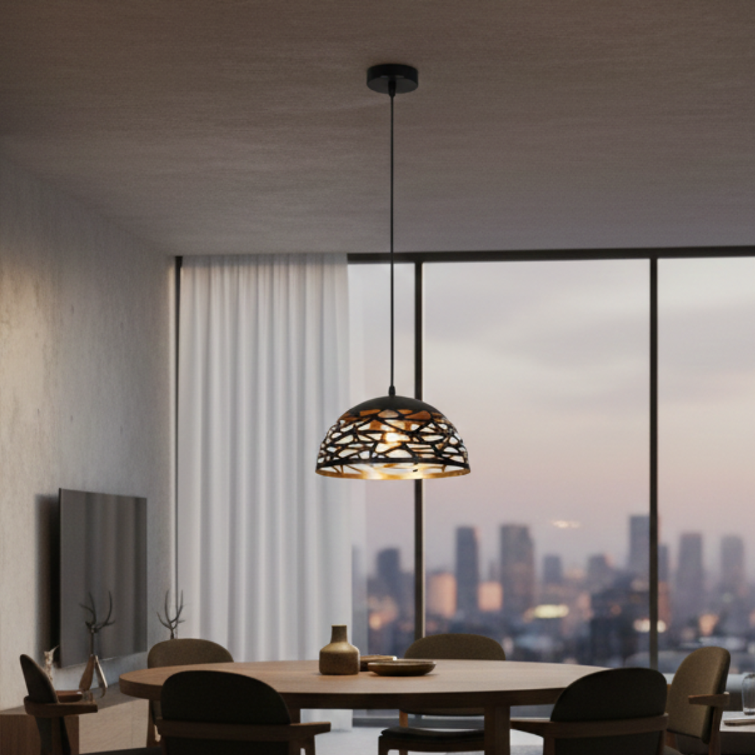 Lámpara Colgante Industrial de Metal Negro y Dorado  1