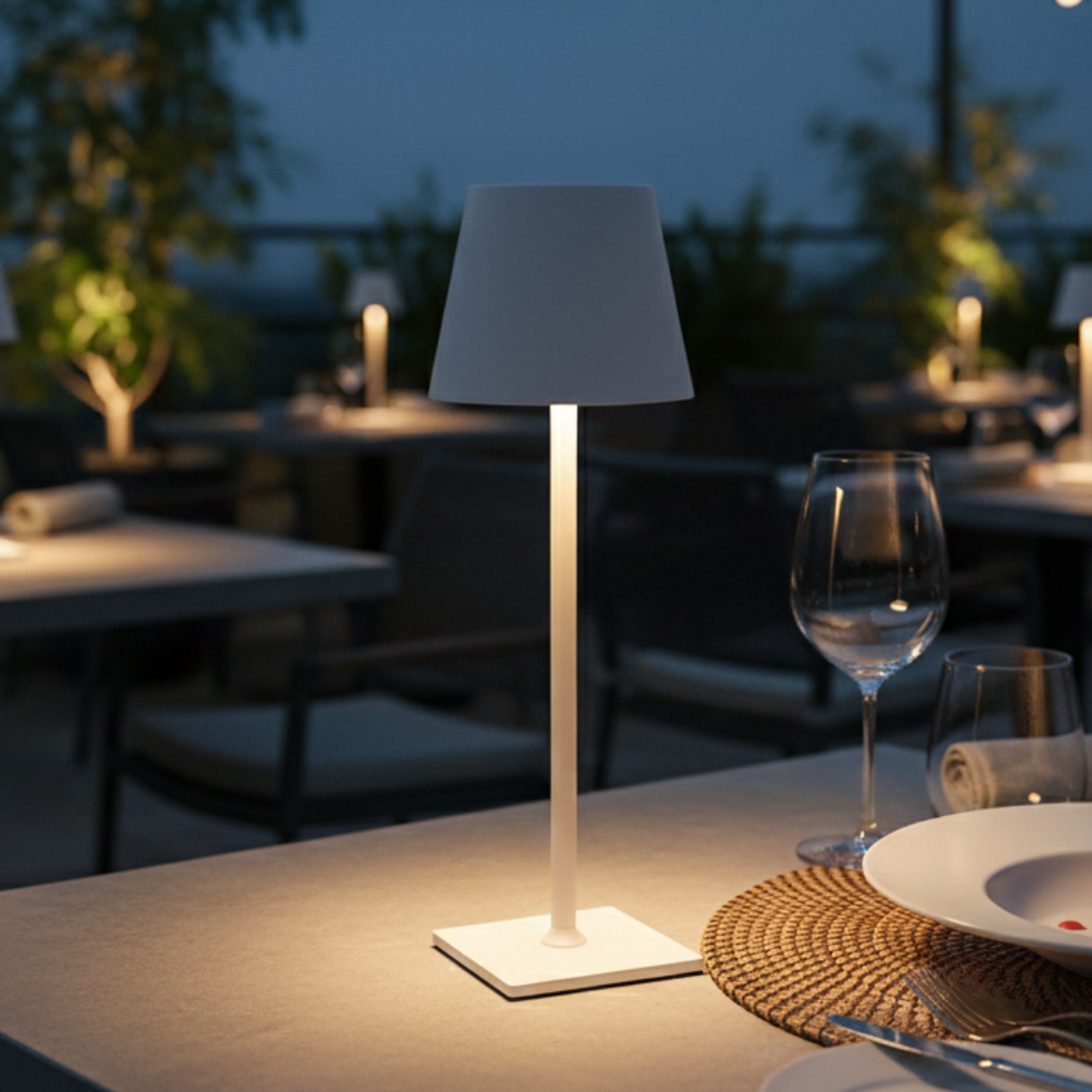 Lámpara LED Recargable de Diseño Minimalista Blanca  3