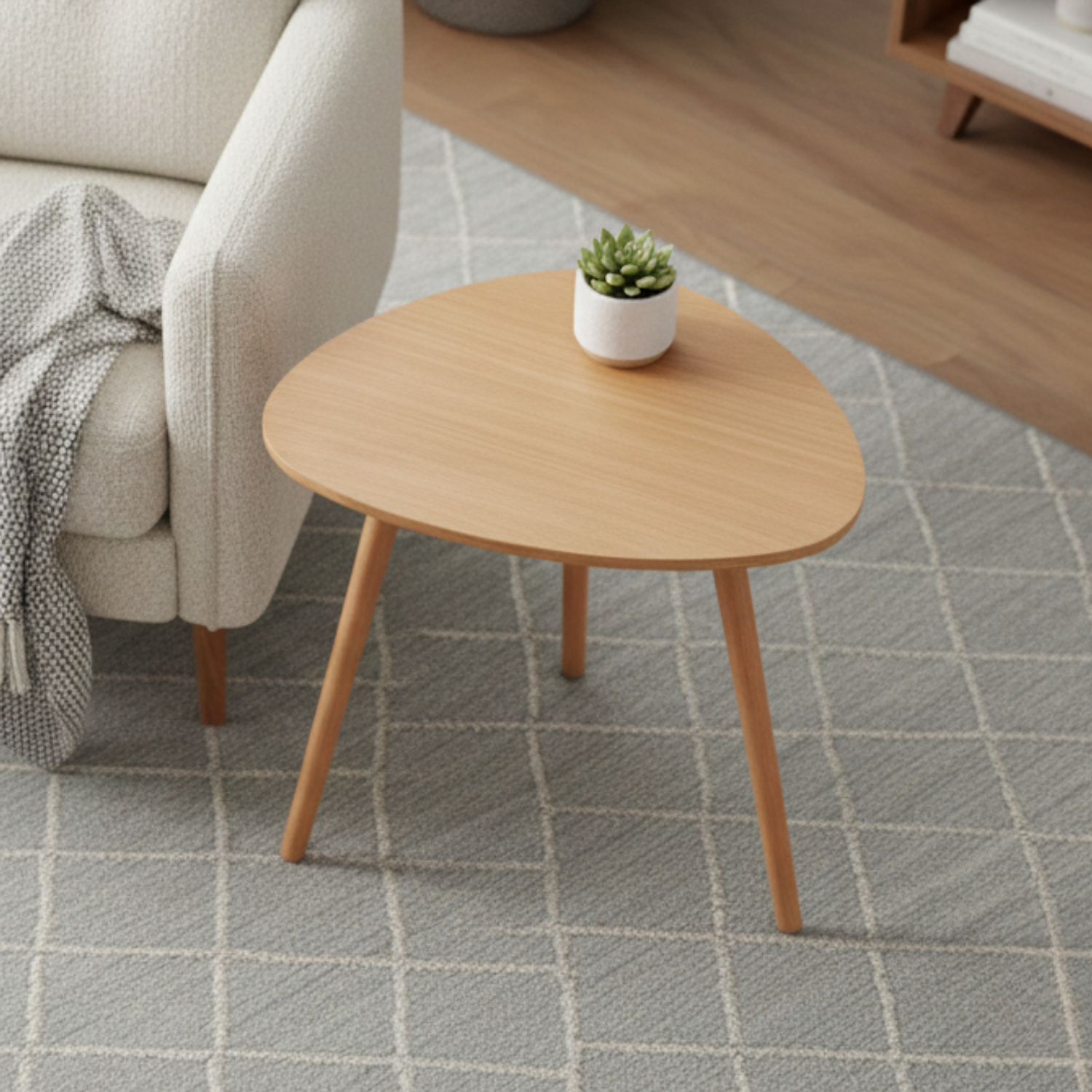 Mesa Lateral Triangular de Madera Tipo Trípode 60x50cm 1