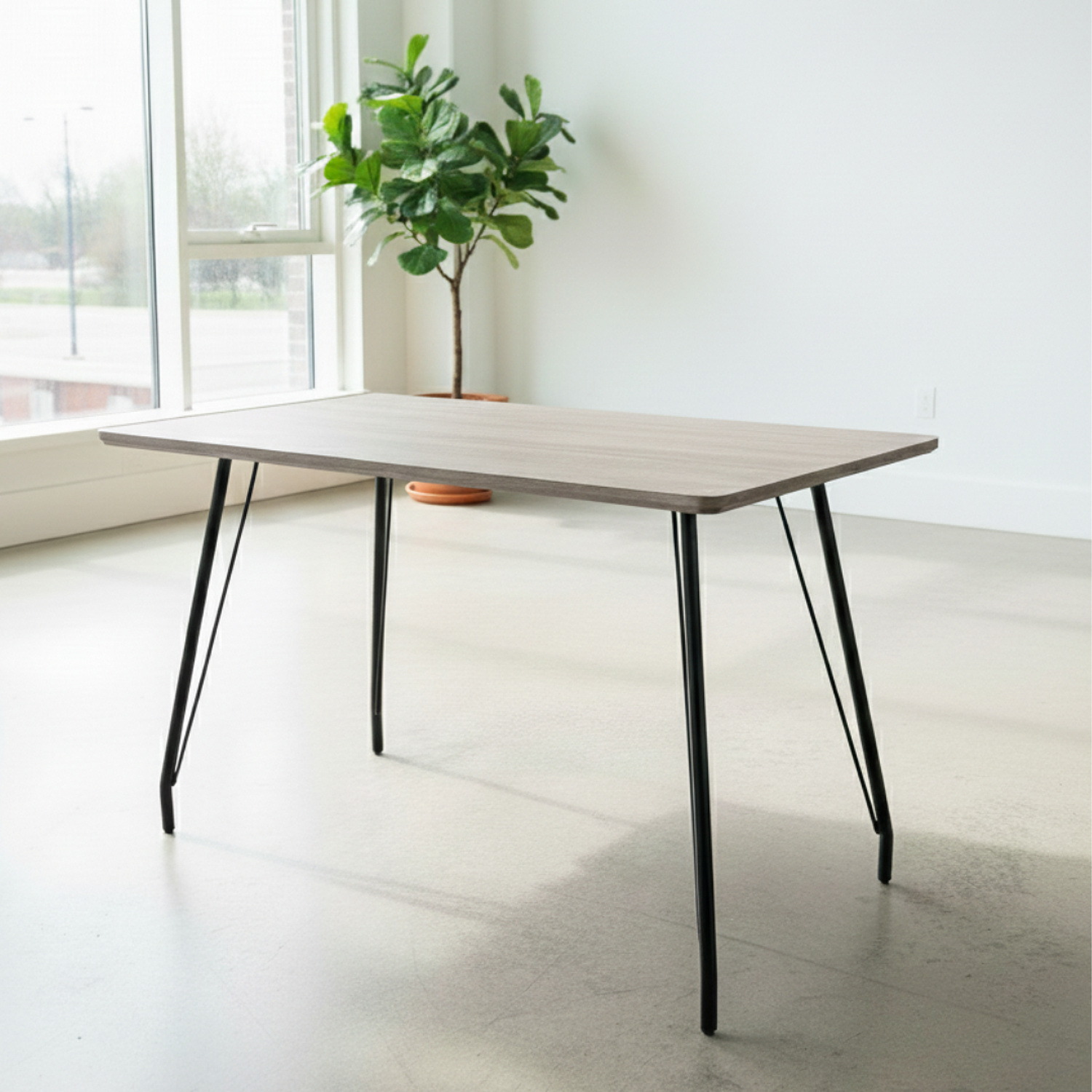 Mesa Rectangular Gris Ceniza con Estructura de Hierro Moderno 1