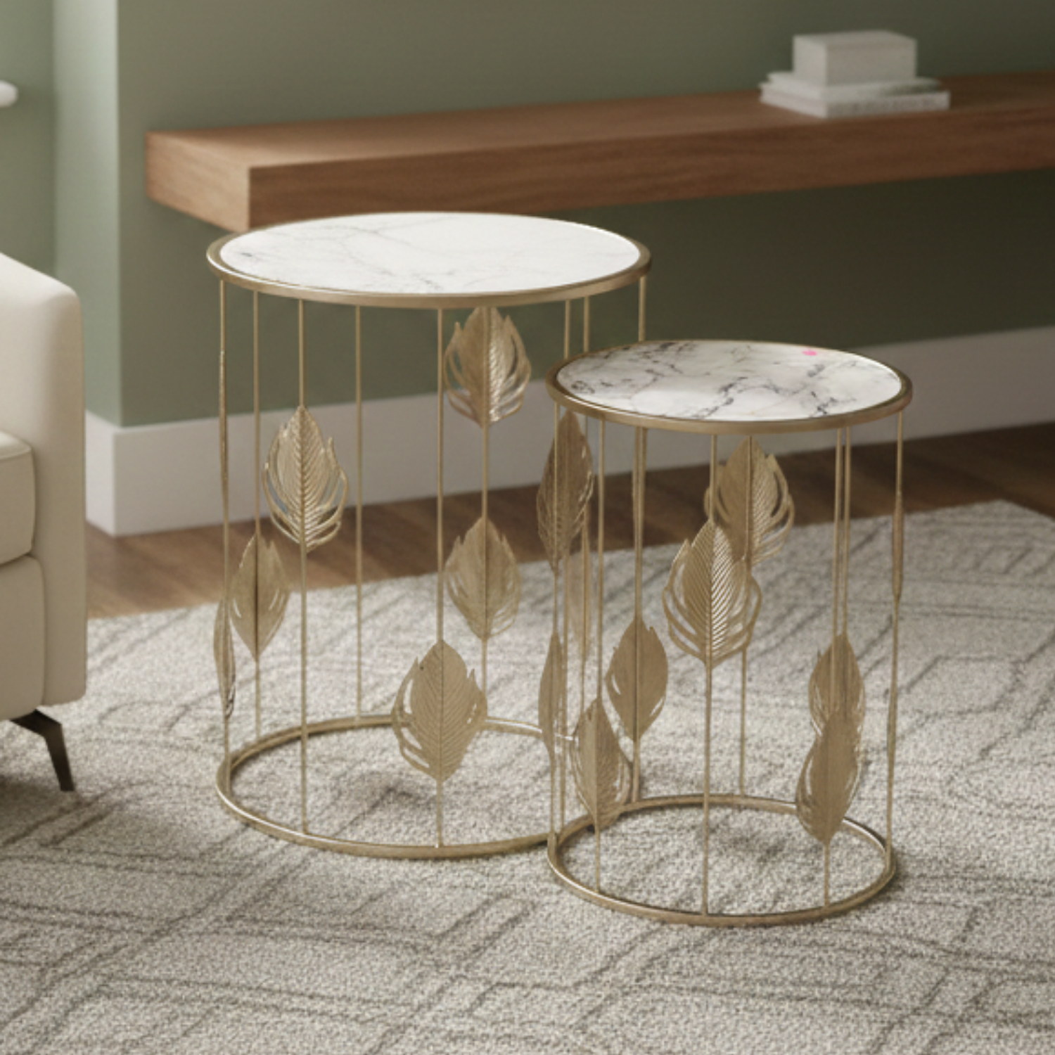Mesas Laterales con Efecto Mármol y Base de Hojas Doradas 1