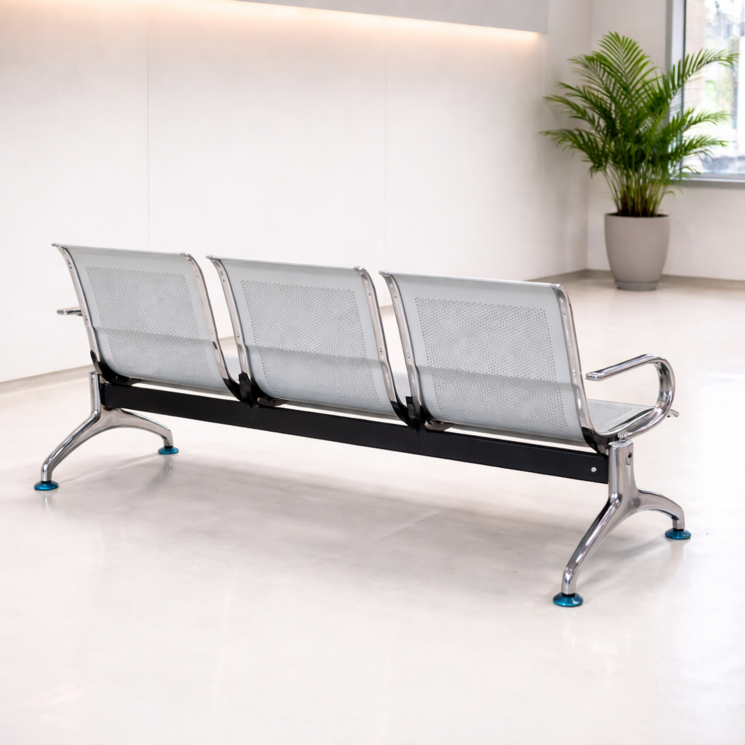 Banca de Espera Metálica Perforada 3 Puestos Cromada – Línea AeroClean 3