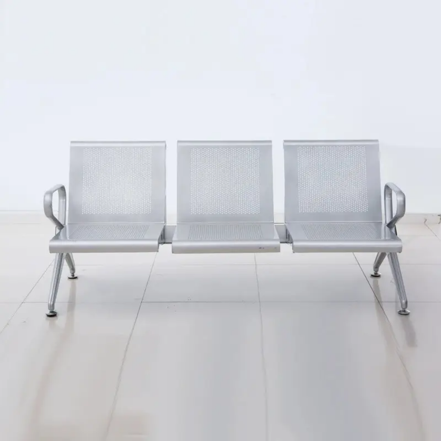 Banca de Espera Metálica 3 Puestos para Clínica, Oficina y Recepción Nova Metal 2