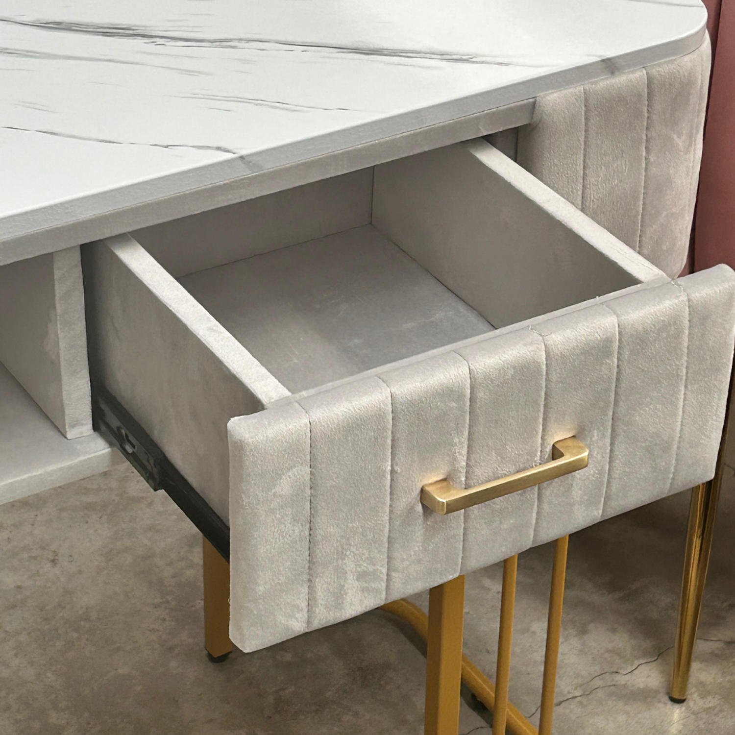 Mesa de Manicure Moderna Profesional con Cubierta MDF - Mesa de Uñas Elegante y Minimalista para Salón 15