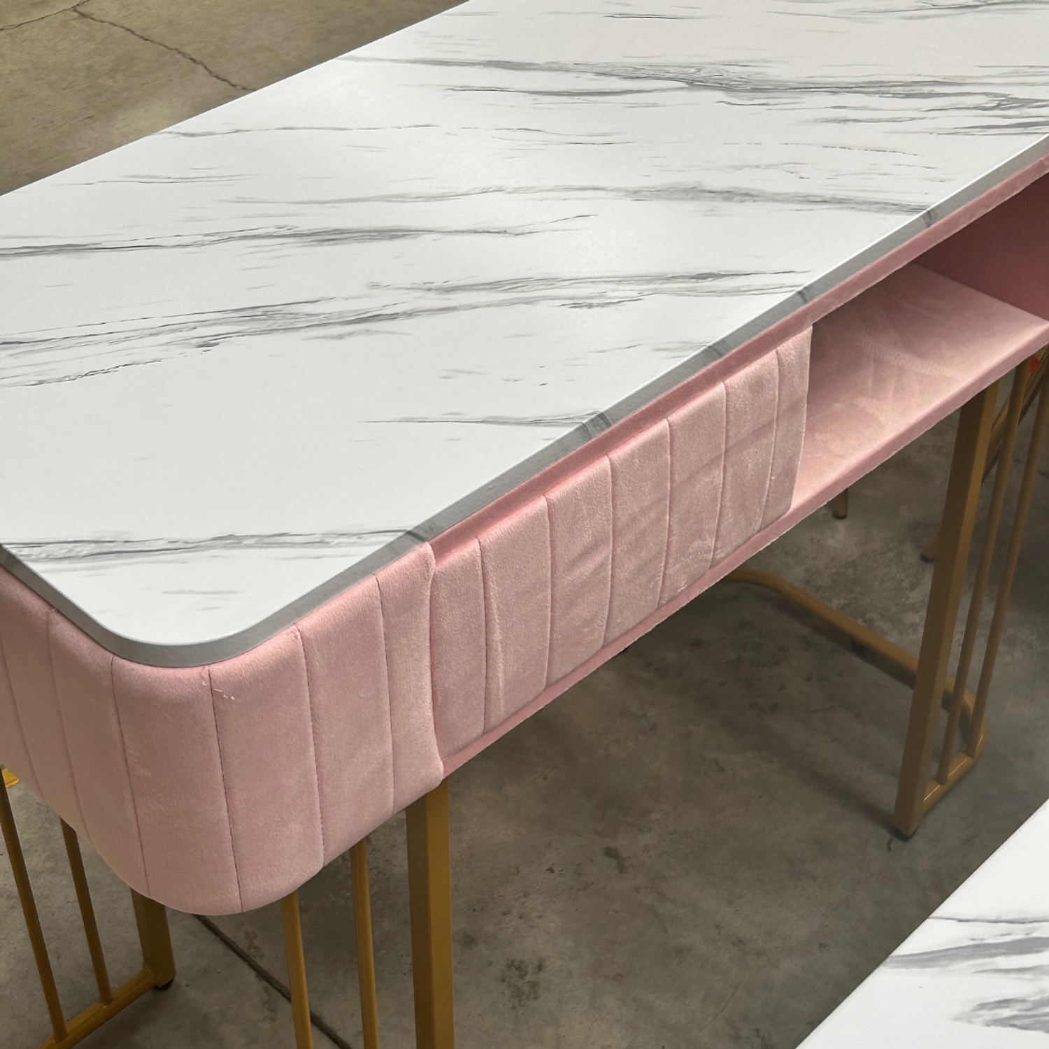 Mesa de Manicure Moderna Profesional con Cubierta MDF - Mesa de Uñas Elegante y Minimalista para Salón 9