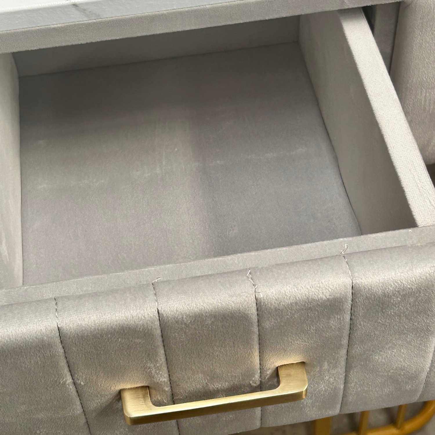 Mesa de Manicure Moderna Profesional con Cubierta MDF - Mesa de Uñas Elegante y Minimalista para Salón 17