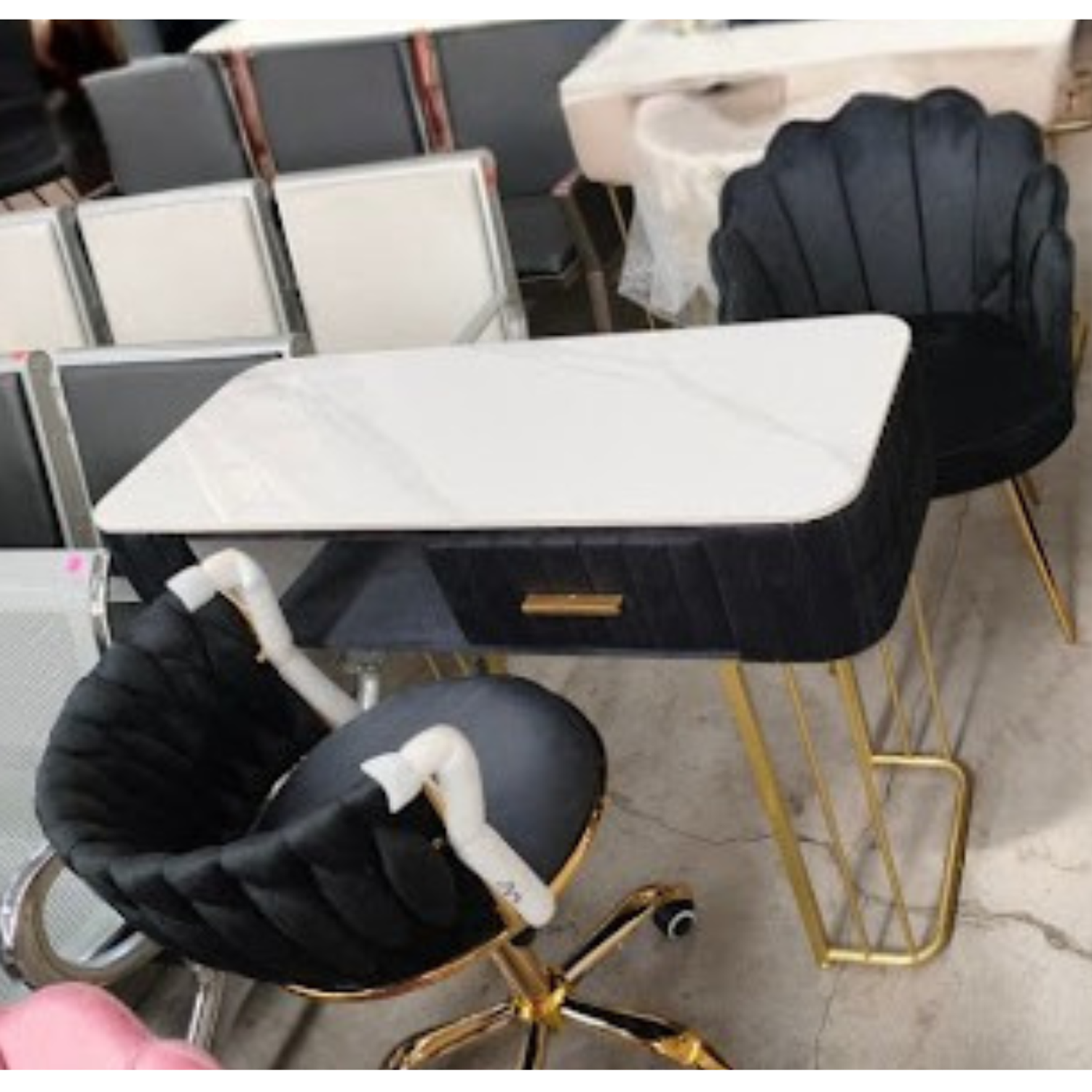 Set de manicura profesional con Mesa de Uñas y 2 Sillas de Manicura Profesional en Felpa Negra 8