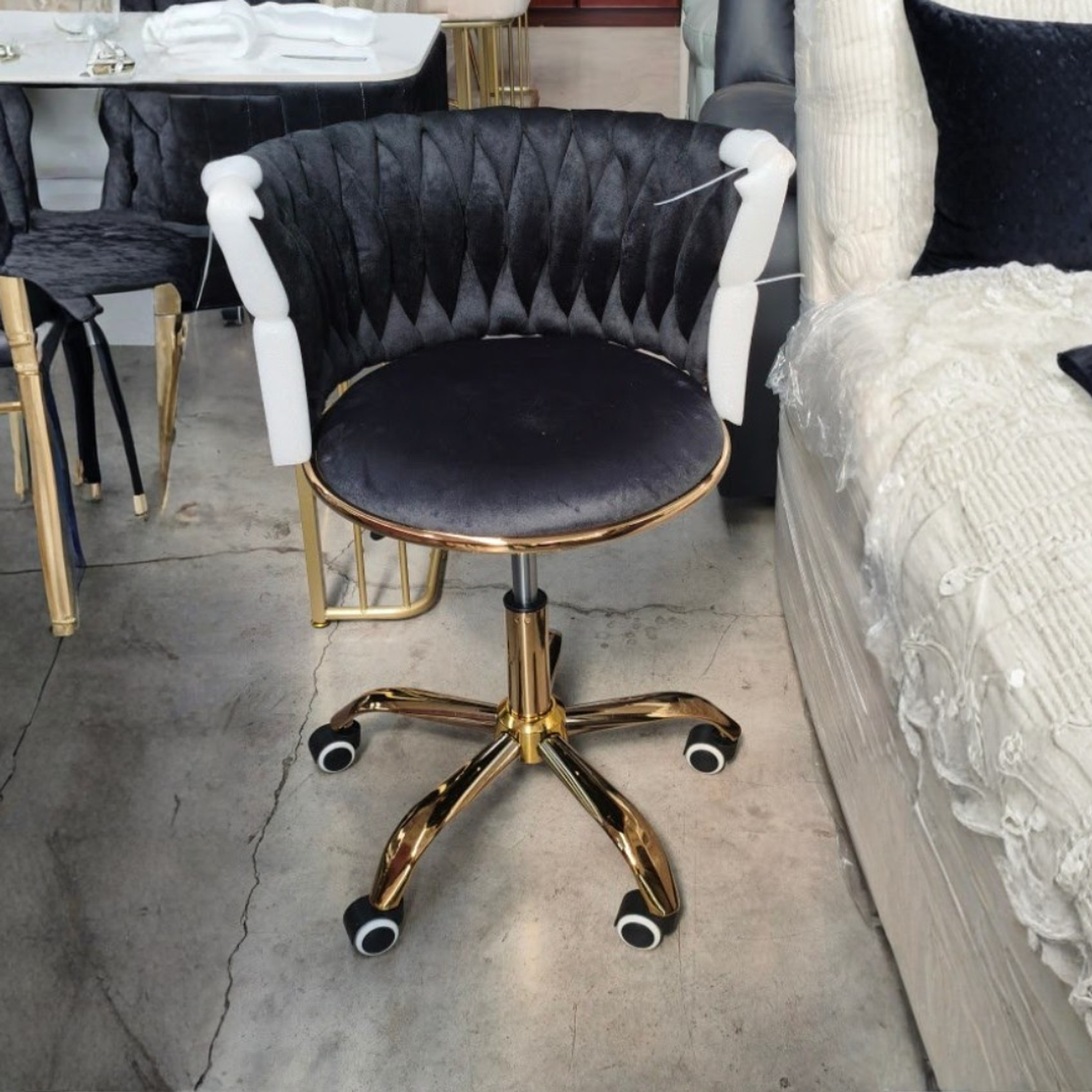 Set de manicura profesional con Mesa de Uñas y 2 Sillas de Manicura Profesional en Felpa Negra 9