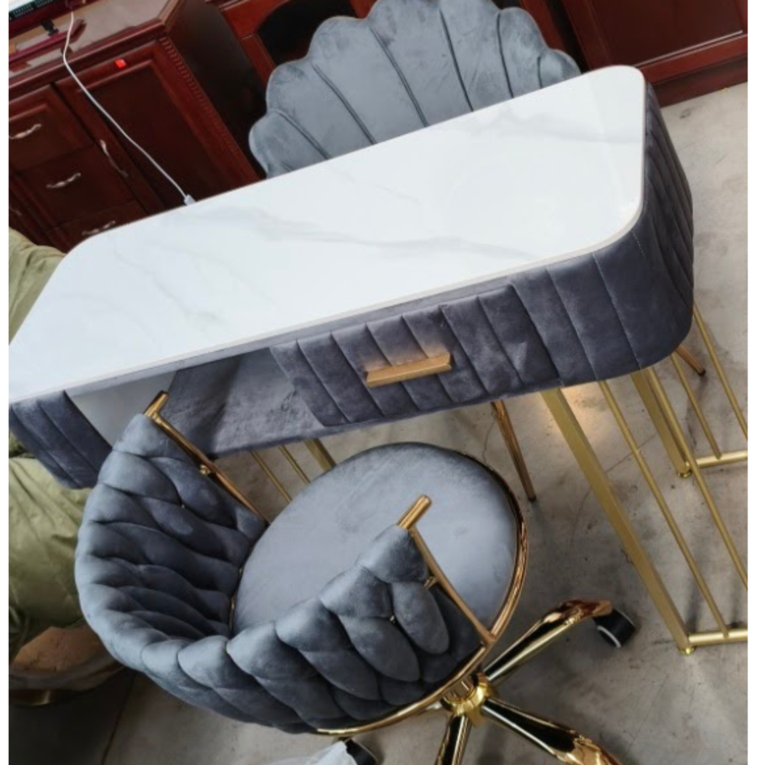 Set de Manicura Profesional con Mesa de Uñas y 2 Sillas Fija y Ruedas Velvet Gris 8