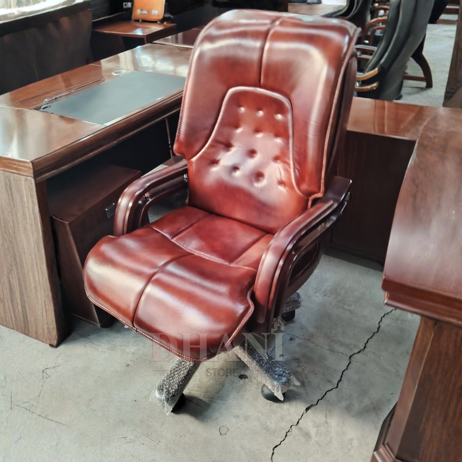 Silla de Escritorio Gerencial Capitoné Ergonómica Ejecutiva Premium para Oficina y Home Office 2