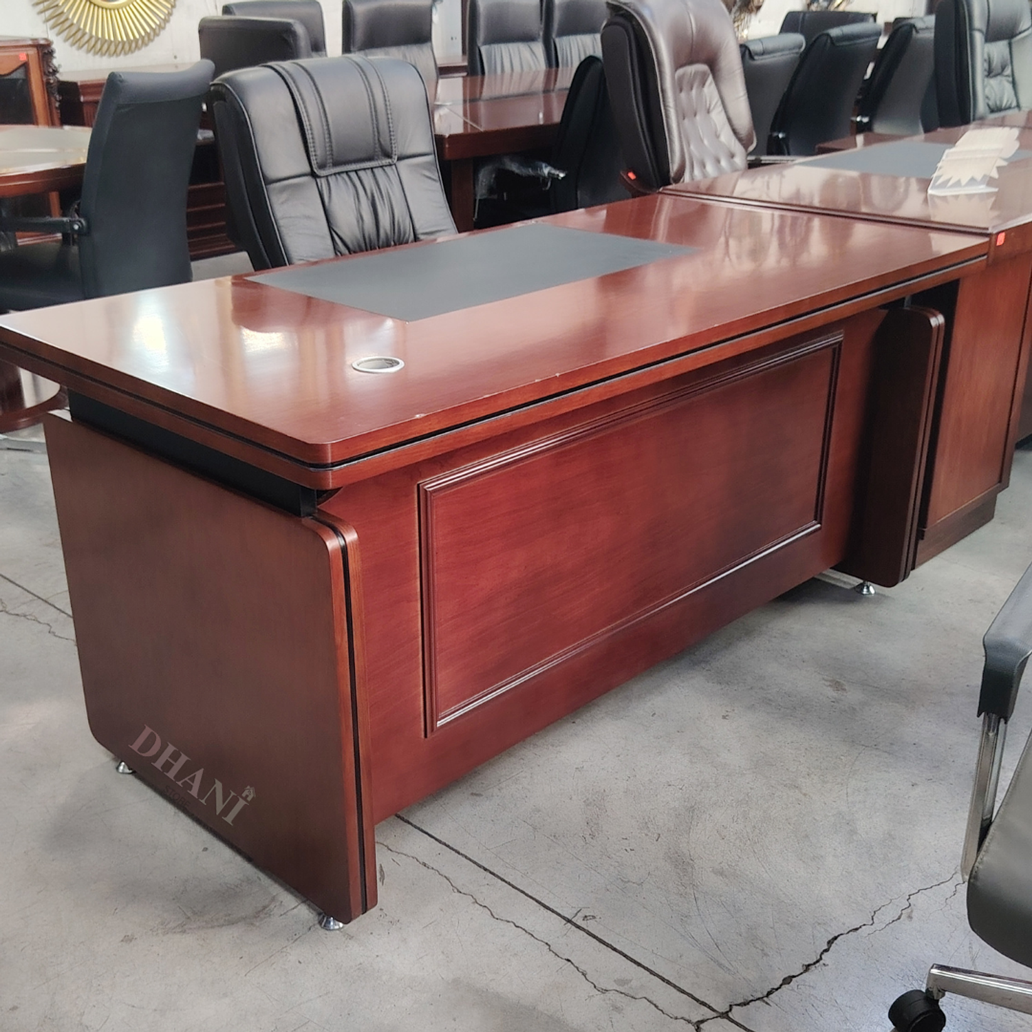 Escritorio Ejecutivo de Madera Clásico para Oficina Gerencial y Presidencial 4